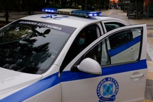 Συλλήψεις σε Μύκονο και Σαντορίνη