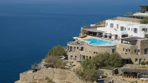 The Cape: Τιμή ρεκόρ για την πιο προνομιακή βίλα της Μυκόνου