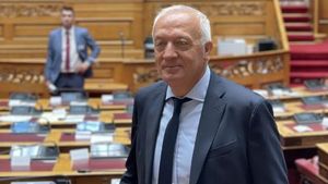 Μ. Καφούρος: Να διατηρηθούν οι δικαστικές δομές στις Κυκλάδες