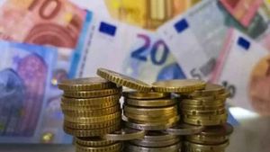 Επίδομα κοινωνικής αλληλεγγύης: Επιπλέον μιάμιση δόση επιδόματος παιδιού, €150 σε συνταξιούχους
