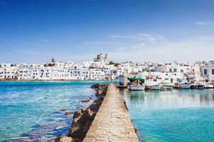 Παραμένει στο 13% ο ΦΠΑ σε τουρισμό και μεταφορές,