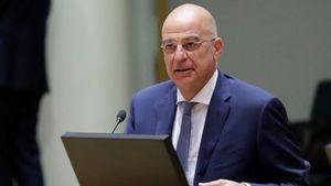 Στη Σύμη ο Δένδιας