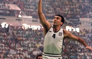 Σαν σήμερα 2/12: Ντεμπούτο του Γκάλη στα παρκέ - Πέθανε η Μαρία Κάλλας