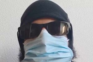 Αυτός είναι ο δράστης της  επίθεσης στο κέντρο του Παρισιού, με έναν νεκρό και δύο τραυματίες