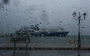 Καιρός: Βροχές και χαμηλές θερμοκρασίες σήμερα - Πότε ανεβαίνει πάλι ο υδράργυρος