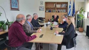 Συνάντηση του Αντιπεριφερειάρχη 
Παιδείας με τον Περιφερειακό Διευθυντή Εκπαίδευσης Νοτίου Αιγαίου και τους Διευθυντές Εκπαίδευσης Δωδεκανήσου