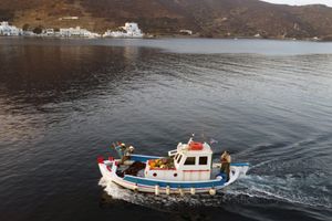 Οι ψαράδες της Αμοργού διεκδικούν μέτρα περιορισμού της αλιείας στις θάλασσές τους