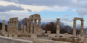 Εγκαινιάζεται το μεσημέρι από τον Κ. Μητσοτάκη το αναστηλωμένο ανάκτορο του Φιλίππου Β’ στις Αιγές