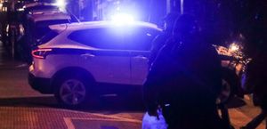 Έκρηξη έξω από ναυτιλιακή εταιρεία στον Πειραιά
