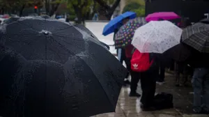 Καιρός: Ισχυροί νοτιάδες και άνοδος της θερμοκρασίας σήμερα - Θα βρέξει στις Κυκλάδες