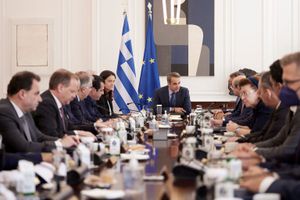 Στο υπουργικό αιγιαλός και ελάχιστη φορολογία πολυεθνικών