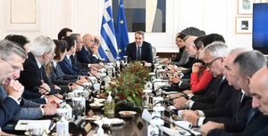 Mητσοτάκης στο υπουργικό: Περιμένουμε μειωμένες αρχικές τιμές σε 1500 προϊόντα από τον Μάρτιο
