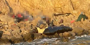 Λέμβος με μετανάστες προσάραξε σε βραχώδη ακτή στα Καρδάμυλα Χίου-Nεκρά τρία ανήλικα κορίτσια