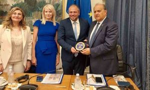 Υποδοχή φοιτητών του  American Hellenic Institute από τον Φ. Φόρτωμα στη Βουλή