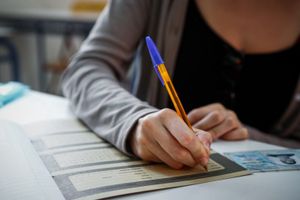 Πανελλαδικές 2024: Σε μαθήματα προσανατολισμού εξετάζονται σήμερα οι υποψήφιοι των ΓΕΛ