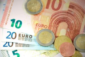 Νομοθετικές παρεμβάσεις για αυξήσεις εισοδημάτων, άρση αδικιών και ελάφρυνση βαρών