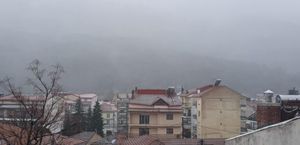 Kακοκαιρία Απριλίου: Mεγάλη πτώση της θερμοκρασίας και χιόνια από τα βόρεια