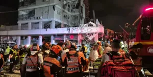 Τουλάχιστον 8 νεκροί, 200 τραυματίες και δεκάδες αγνοούμενοι από πλήγματα του Ιράν στο Ισραήλ
