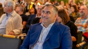 Σύρος: Μια μερίδα 20 ατόμων αποφάσισε να διώξει ένα κρουαζιερόπλοιο 1700 ατόμων!