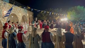 Πάρος - Κρήτη και Κύπρος ενθουσίασαν το κοινό στο Δασάκι Άχνας Κύπρου