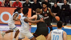 Ανέβασε στροφές στο δεύτερο ημίχρονο ο Ολυμπιακός και “χάλασε” τη γιορτή της Μυκόνου