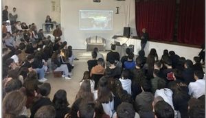 Ένωση Συλλόγων Γονέων: Μαθήματα οδικής ασφάλειας στα σχολεία της Πάρου από τον Κωνσταντίνο Ιαβέρη