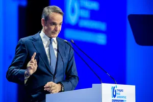 Μηνύματα ενότητας και πολιτικά διλήμματα στο φινάλε του 16ου Συνεδρίου της ΝΔ