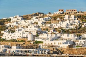 Τι προβλέπει το νέο Ειδικό Χωροταξικό Πλαίσιο για τον Τουρισμό - Ειδικές ρυθμίσεις γαι Σαντορίνη και Μύκονο