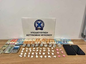 Συνελήφθη 31χρονος παράνομος αλλοδαπός για διακίνηση ναρκωτικών στη
Μύκονο