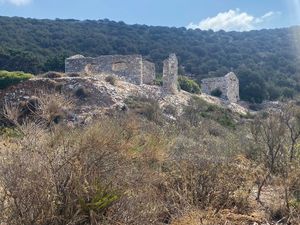 Ομοσπονδία Παριανών Συλλόγων: «Τί μέλλει γενέσθαι με τα Αρχαία Λατομεία;»