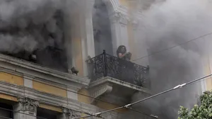 Δύο συλλήψεις για τον εμπρησμό στη Marfin με τους 3 νεκρούς το 2010