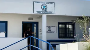 Έλληνας οδηγός έκλεψε τσάντα Hermès και Rolex αξίας €75.000 από Ουκρανό τουρίστα στη Μύκονο