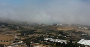 Απόκοσμες εικόνες στη Πάρο: Δυσκολία στη ναυσιπλοΐα λόγω έντονης καλοκαιρινής ομίχλης
