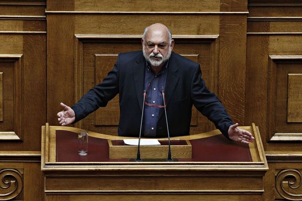 Ερώτηση Συμαρλένιου για τις ελλείψεις προσωπικού σε γενική και ειδική αγωγή στα σχολεία των κυκλάδων