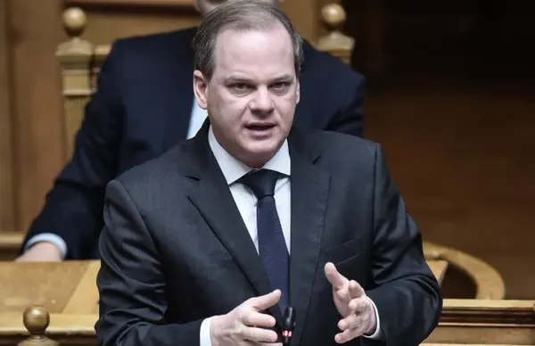 Τραγωδία στα Τέμπη: Στην επιτροπή Θεσμών και Διαφάνειας σήμερα ο Κώστας Καραμανλής - Τι θα πει ο πρώην υπουργός