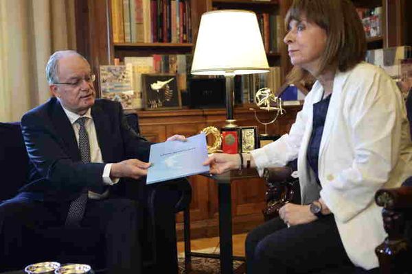 H διαδικασία για τον σχηματισμό κυβέρνησης - Στον πρόεδρο της Βουλής τα αποτελέσματα των εκλογών