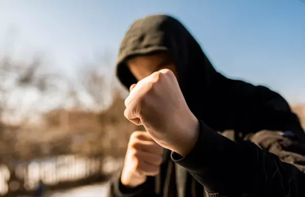 Σαντορίνη: Ξυλοδαρμός 14χρονου από 4 ανήλικους - Στο νοσοκομείο με χτυπήματα στο κεφάλι