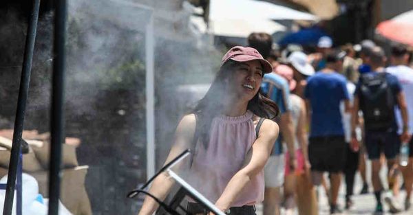 "Είμαστε ήδη σε ένα θερμότερο κλίμα με ολοένα και πιο συχνά επεισόδια καύσωνα", προειδοποιούν οι επιστήμονες
