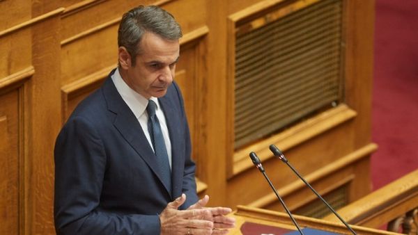 Mάχη στη Βουλή για τις πυρκαγιές και τις κυβερνητικές πρωτοβουλίες αντιμετώπισης της κλιματικής κρίσης