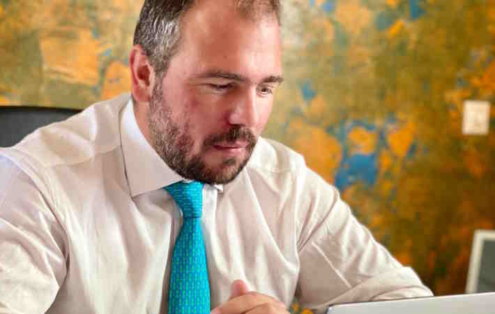 Παρέμβαση Φίλιππου Φόρτωμα για την απουσία του ελικοπτέρου του ΕΚΑΒ από την βάση της Σύρου