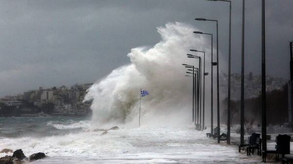 Κακοκαιρία 24 ωρών με βροχές, καταιγίδες και πτώση της θερμοκρασίας σε όλη την Ελλάδα