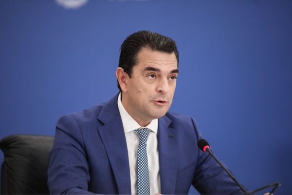 Οι ανακοινώσεις Σκρέκα για τα μέτρα κατά της ακρίβειας σε βασικά αγαθά