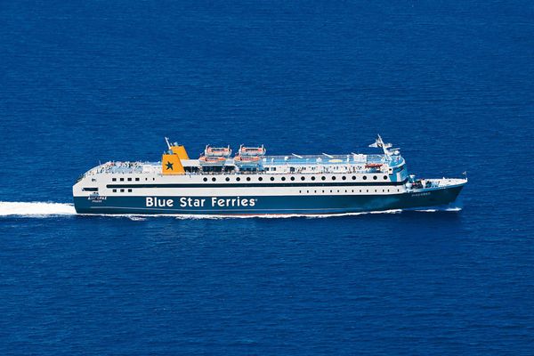 Εκπτώσεις σε ακτοπλοϊκά και αεροπορικά εισιτήρια για τη μετάβαση αναπληρωτών εκπαιδευτικών