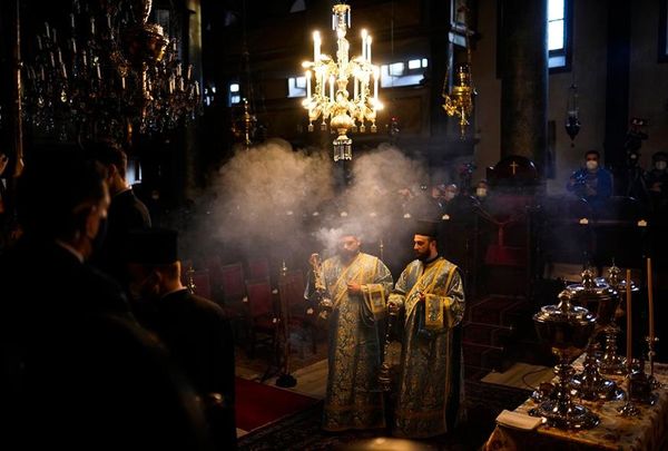 Μεγάλη Τρίτη: Το τροπάριο της Κασσιανής και η παραβολή των «Δέκα Παρθένων»