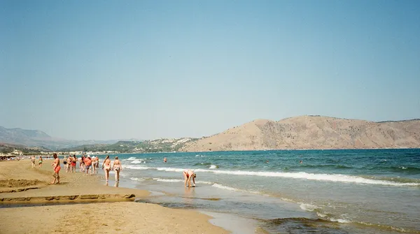 Ο "Γκάντι" της Πάρου, οι "Βιώσιμες Κυκλάδες" και η ξαπλώστρα των 50 ευρώ