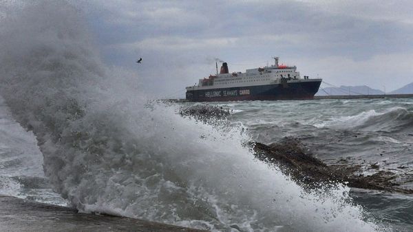 Τσατραφύλλιας: Πολικός αεροχείμαρρος φέρνει δροσιά και μπουρίνια - Η πρόβλεψη για τον Αύγουστο