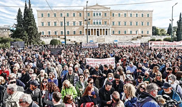Δυο χρόνια από την τραγωδία στα Τέμπη: Πανελλαδική απεργία στη μνήμη των νεκρών – Συλλαλητήρια σε όλη τη χώρα