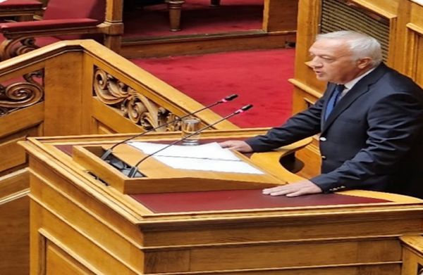 Ερώτηση Καφούρου για την παραίτηση του εντεταλμένου συμβούλου και διοικητή του Νοσοκομείου Θήρας