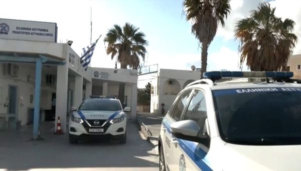 Εν αναμονή της ιατροδικαστικής εξέτασης για τον τραγικό θάνατο της 59χρονης στη Σαντορίνη