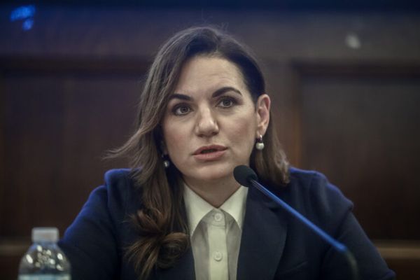 Kεφαλογιάννη για Σαντορίνη: Επιστρέφει στην κανονικότητα έτοιμη για μία ακόμα δυναμική τουριστική χρονιά